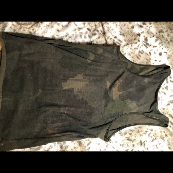 Camo tank - Picture 4 of 4